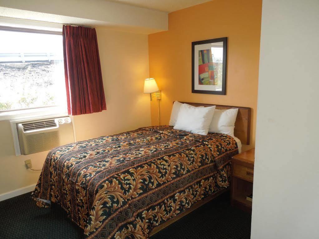 Knights Inn Bristol Levittown Dış mekan fotoğraf