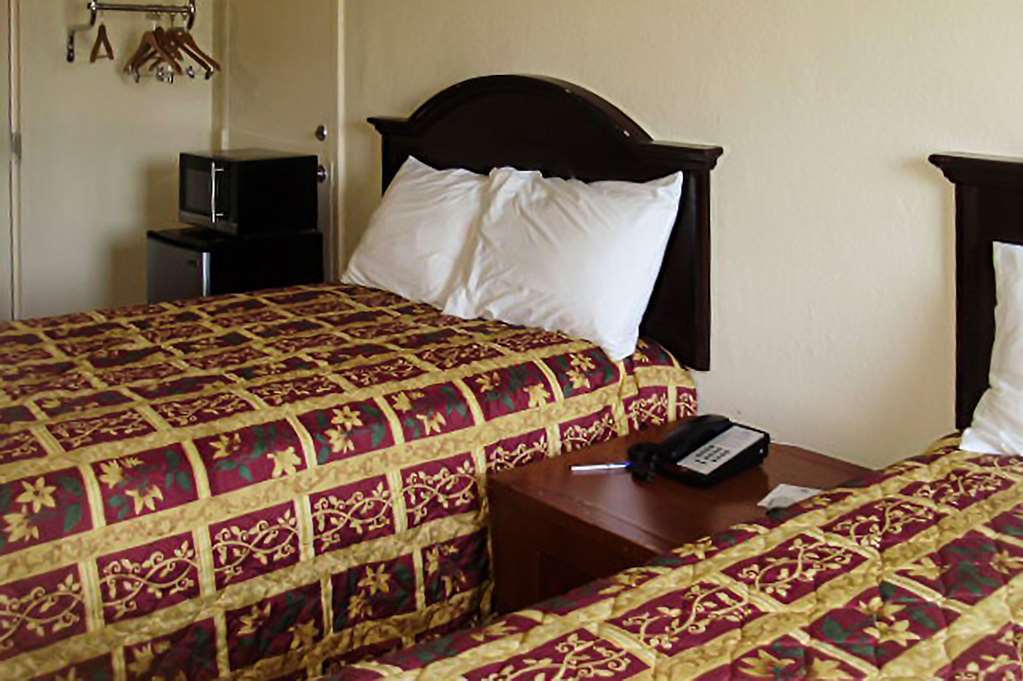 Knights Inn Bristol Levittown Oda fotoğraf