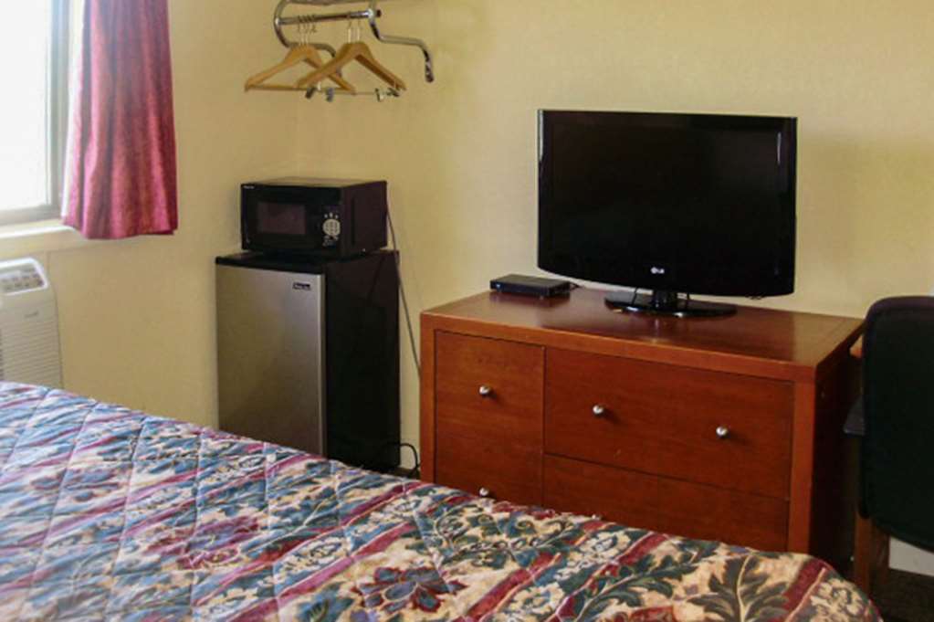 Knights Inn Bristol Levittown Oda fotoğraf