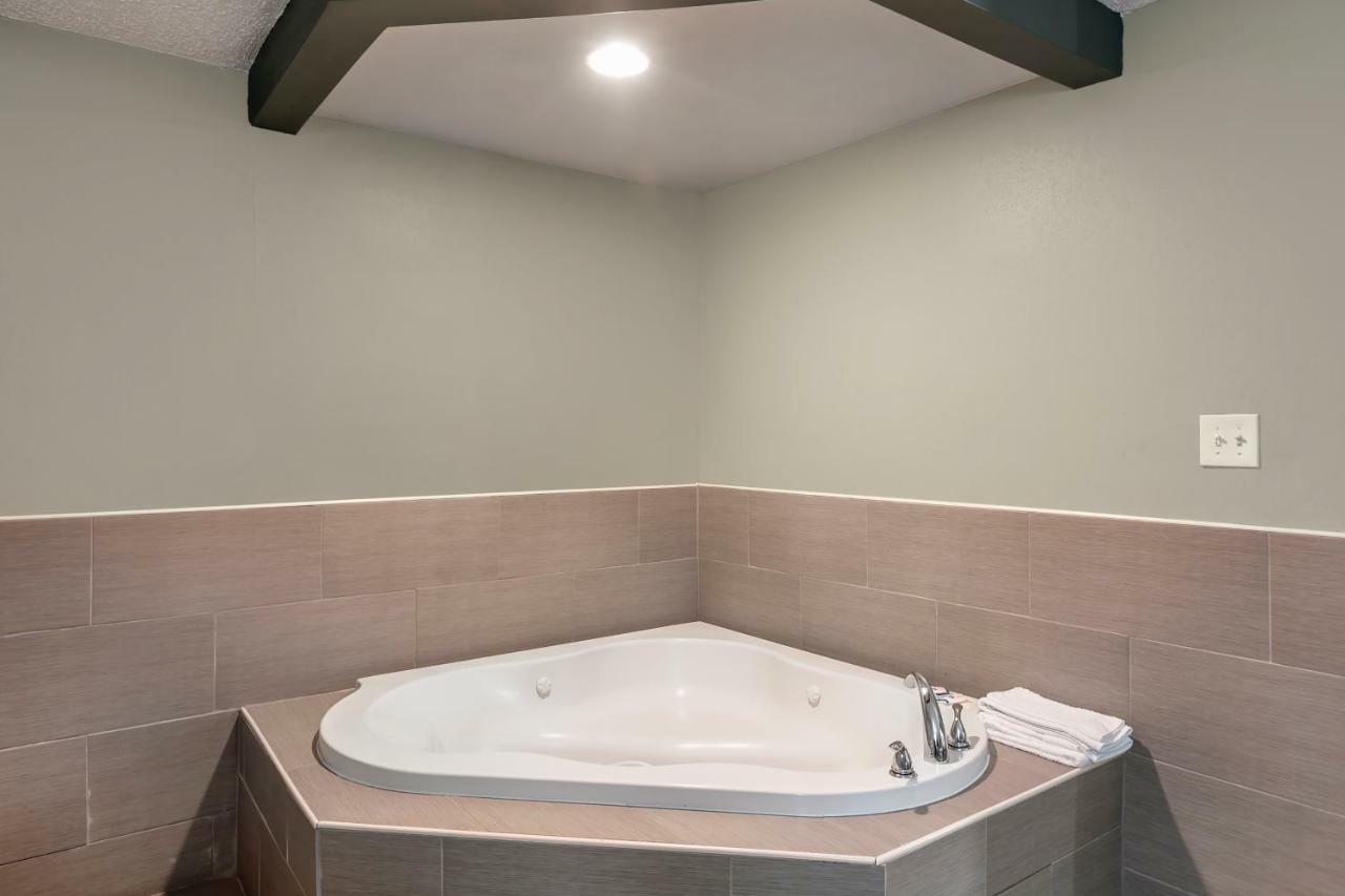 Knights Inn Bristol Levittown Dış mekan fotoğraf